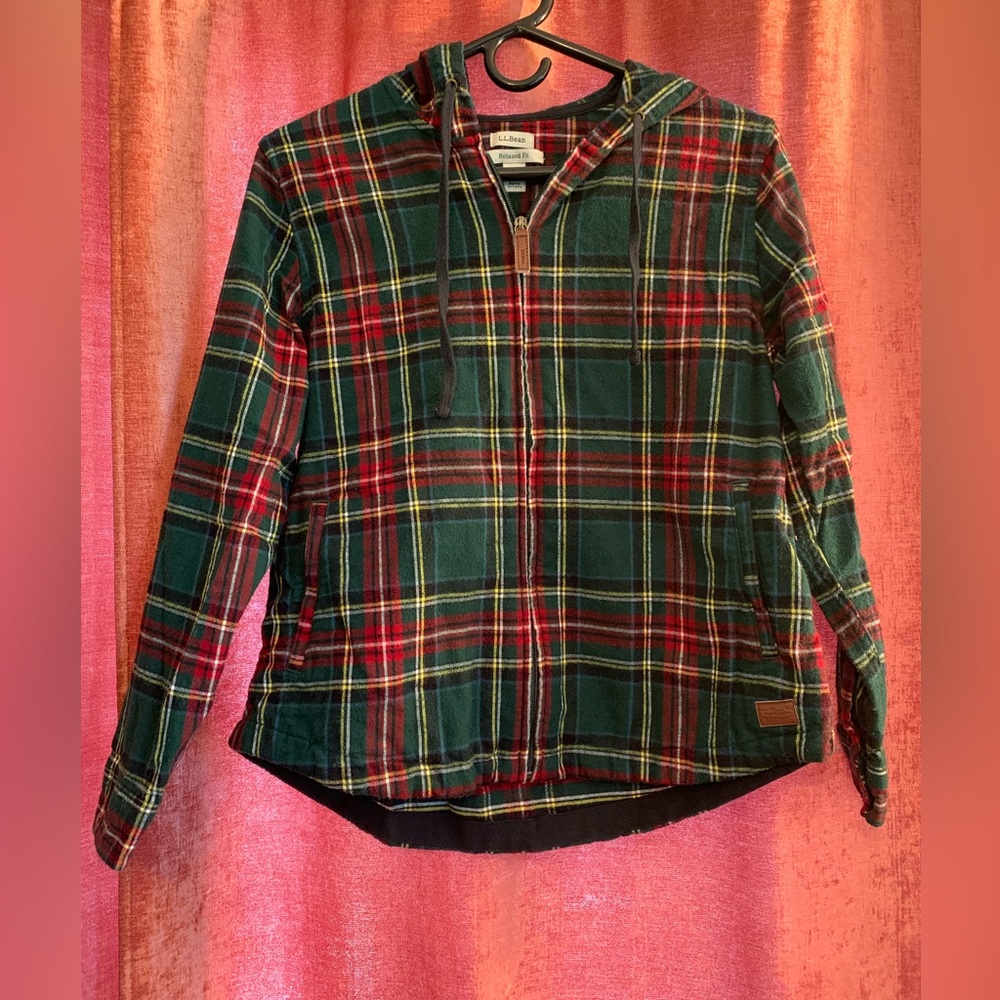 L.L. Bean Scotch Plaid Flannel Shirt Green & Red Size Small Relaxed Fit Like New